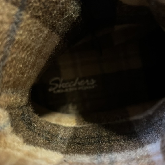 Women’s Skecher Duck Boots - Picture 6 of 7